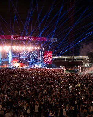 Ariana Grande Oakland