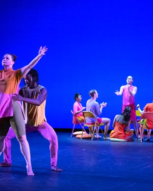 Mark Morris Dance Group: Moon theatre performance