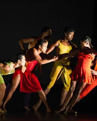 Yaa Samar! Dance Theatre: Gathering theatre performance